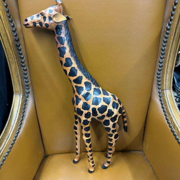 Vintage 1970s Tooled Leather Giraffe Figure Animal Safari Africa Brown - Picture 6 of 12